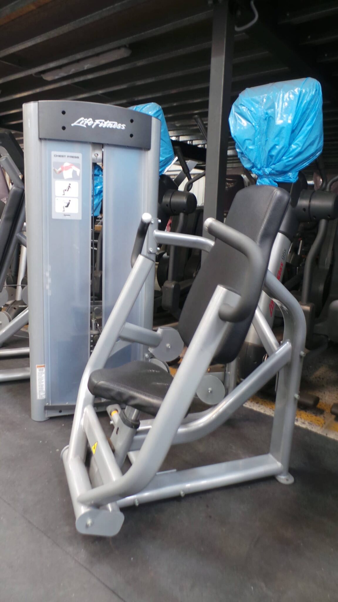 Chest press life fitness Optima